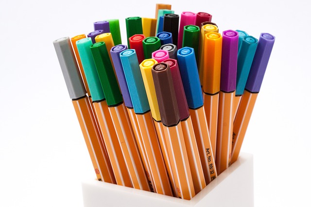 Colored pencils 402546 640