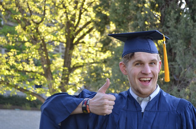 Graduation 879941 640